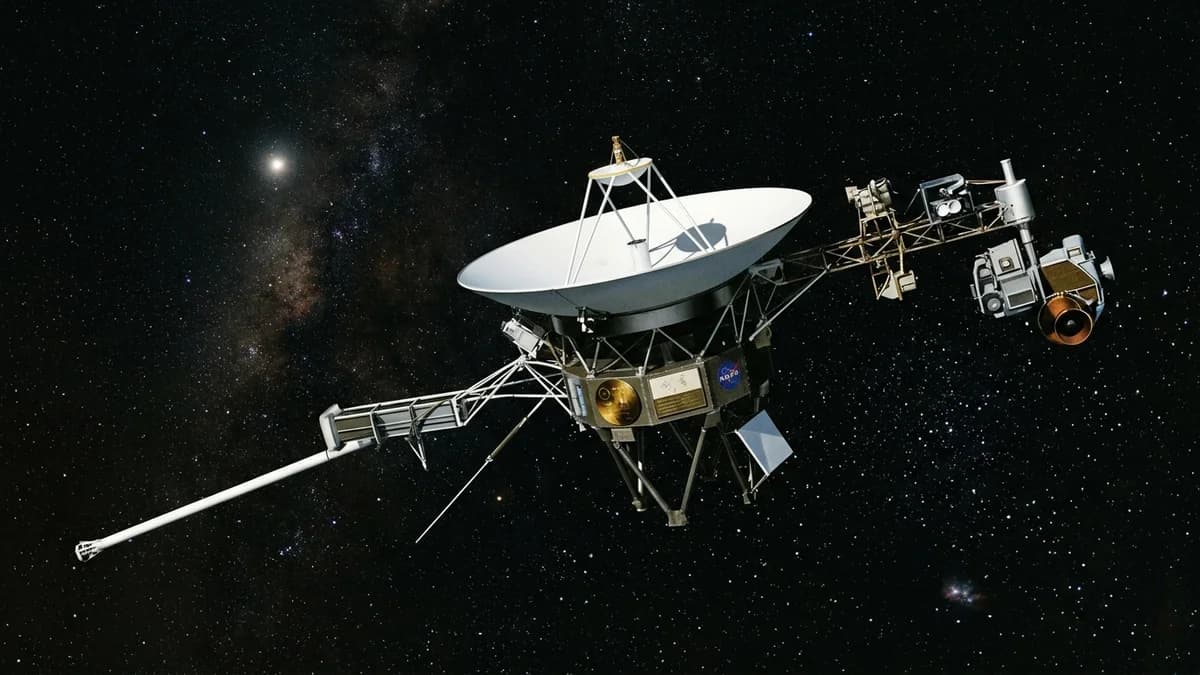 NASA’s "Big Bang": The Risky Command That Saved Voyager 2 in Interstellar Space