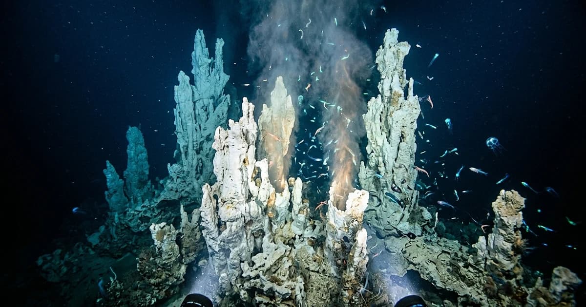 Secrets of Lost City: Hidden Thermal Plumbing Revealed in the Depths of the Atlantic