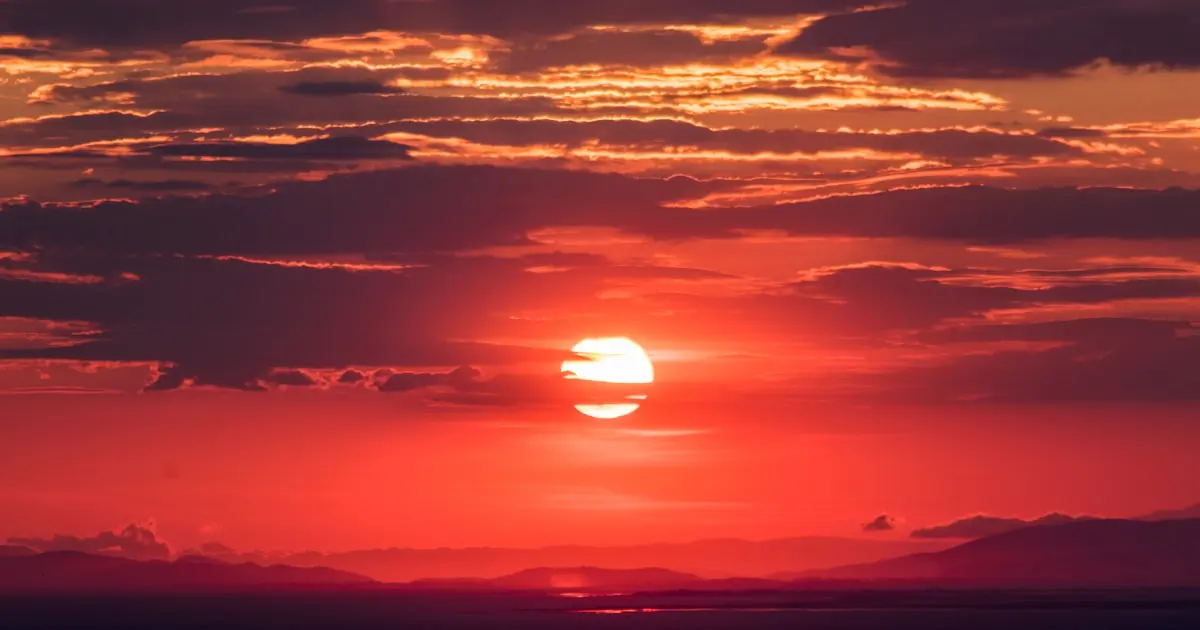 Por Que o Céu Fica Laranja no Pôr do Sol?